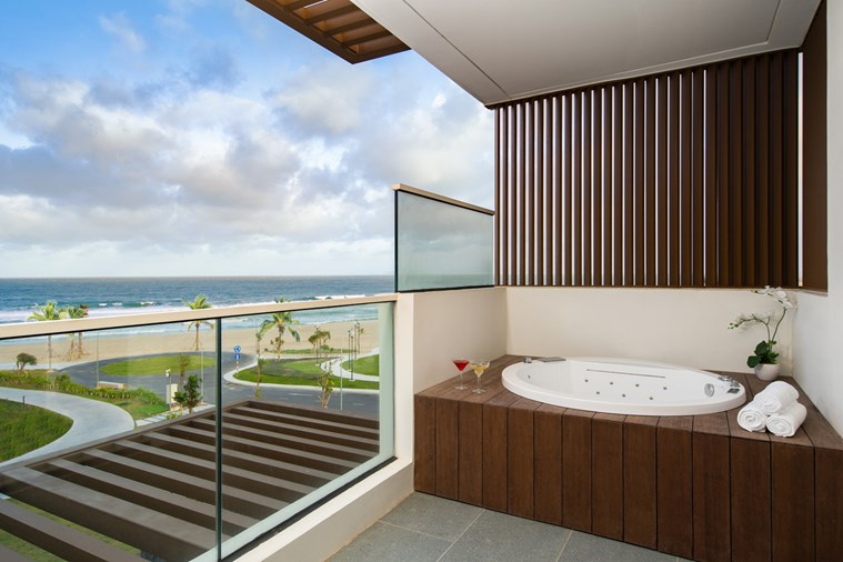 Ocean Beach Front Pool Pavillion 3 Bedrooms Ground Floor